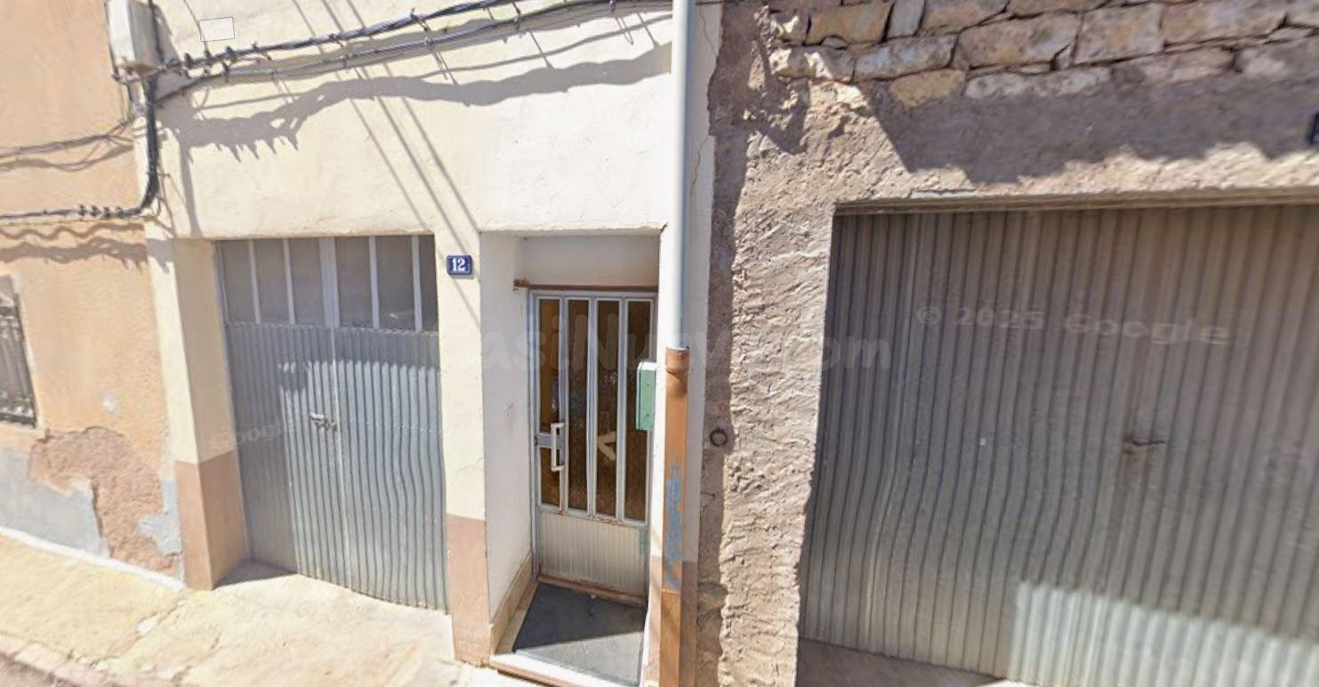 Se vende casa OKUPA en Calle Santa Bárbara 12 de Santa Eulal - foto 3