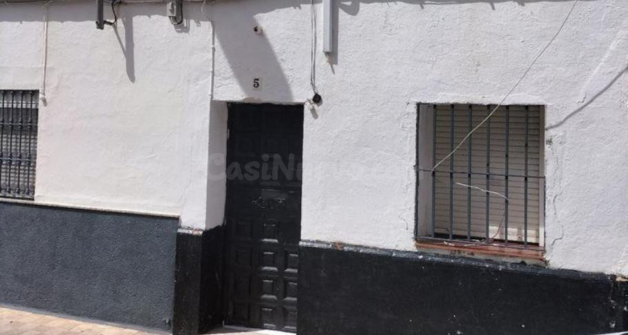 SE VENDE casa adosada OKUPA en C Zurbaran 5 de Alcalá de Gu