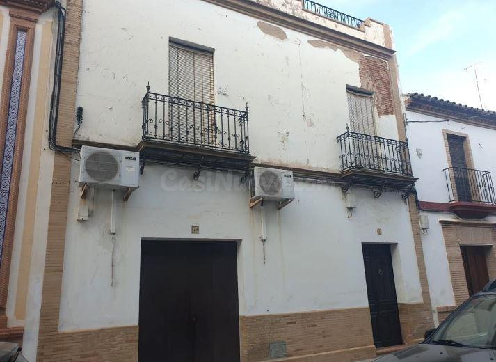 SE VENDE casa adosada OKUPADA en Calle San Fernando Nº 7 Lor