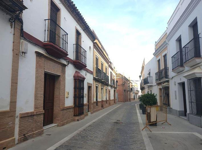 SE VENDE casa adosada OKUPADA en Calle San Fernando Nº 7 Lor - foto 3