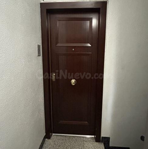 SE VENDE piso OKUPA en C CL VALLES,31 Esc:1 Pl:3 Pt:01 Molle