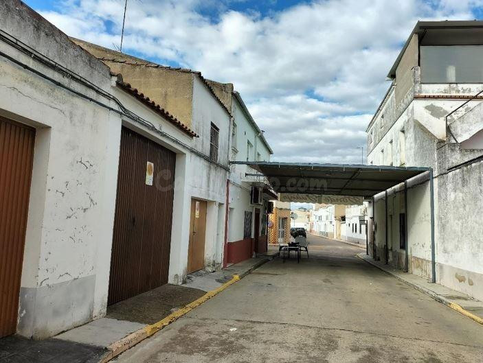 SE VENDE piso OKUPA en C PeÑ±a 2A de Madrigalejo - foto 4
