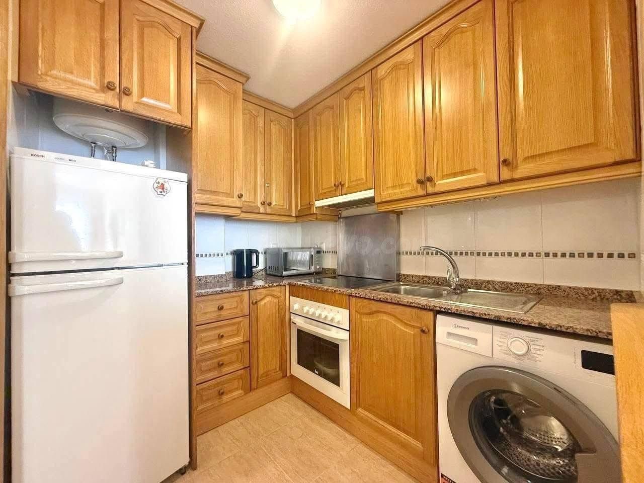 APARTAMENTO EN TORREVIEJA EN PLAYA DEL CURA DE 1 DORMITORIO Y 1 BAÑO