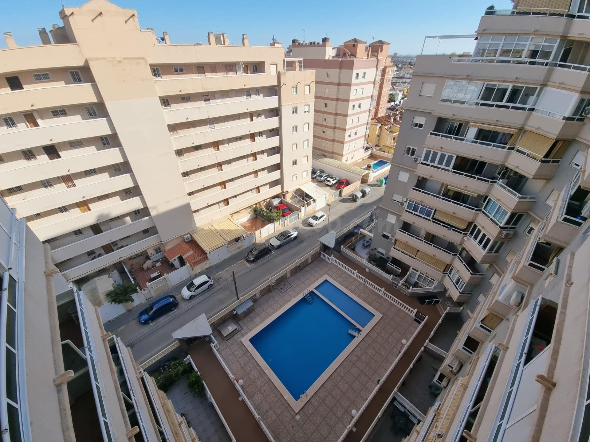 APARTAMENTO DE 2 DORMITORIOS Y 1 BAÑO EN TORREVIEJA (NUEVA TORREVIEJA)