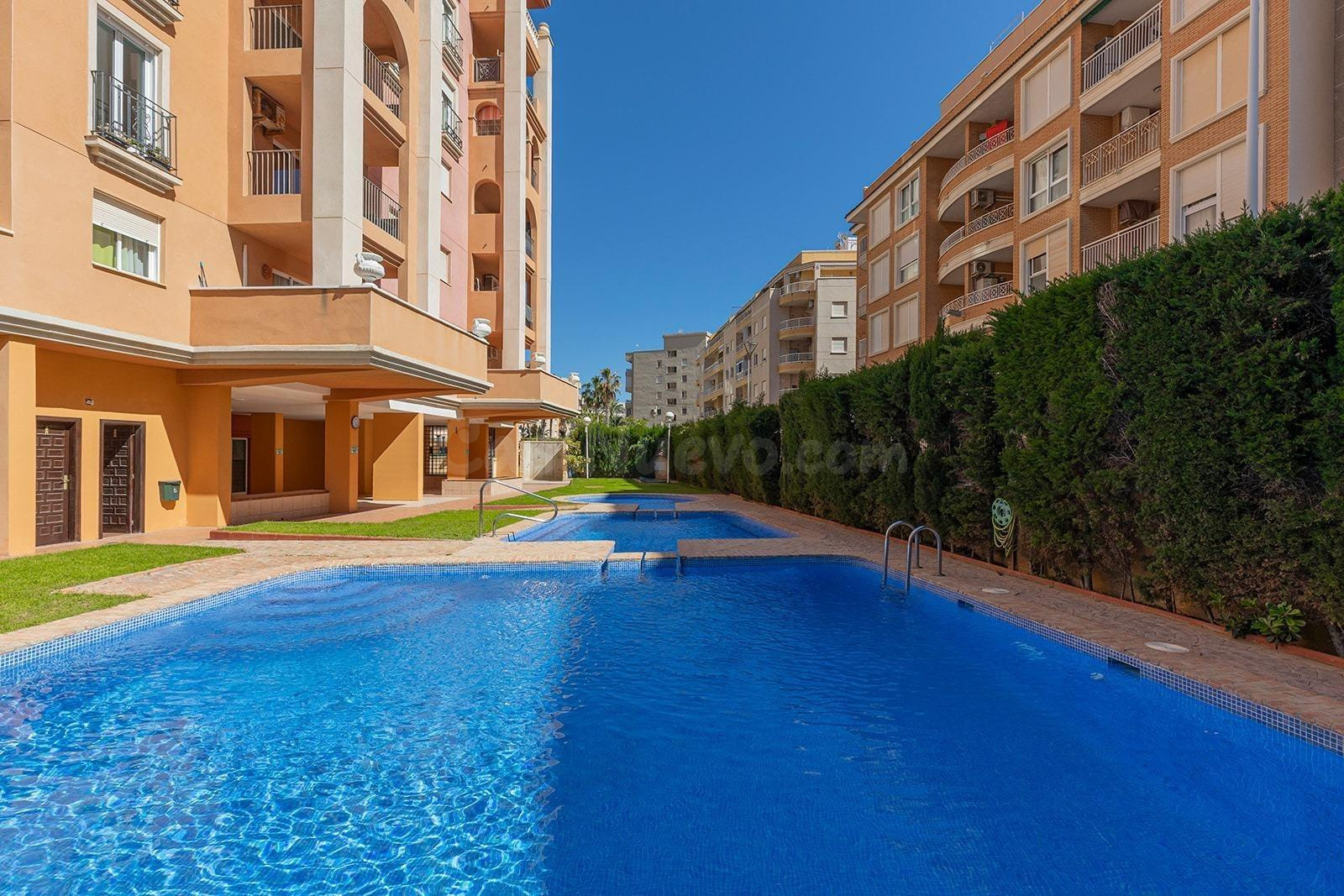 APARTAMENTO EN TORREVIEJA DE 2 habitaciones 2 BAÑOS CON VISTAS