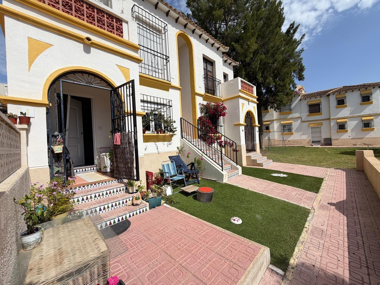 APARTAMENTO EN RESIDENCIAL PRIVADA CERCA DE ESCUELA "LIMONAR" CON 3 PISCINAS COMUNITARIAS. 1 DORM. 1 BAÑO. CON 38 M2.