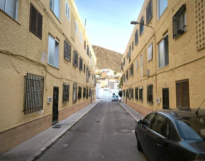 SE VENDE piso OKUPA en C Severo Ochoa  de Berja - foto 2