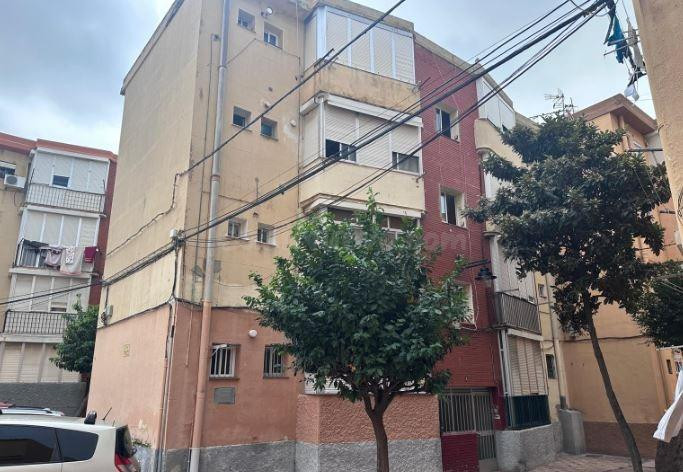 SE VENDE piso OKUPA en C Sierra Guadalupe 4 de Algeciras