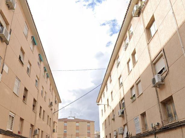 SE VENDE piso OKUPA en C Comandante Gonzalez Bans 6 de Murci