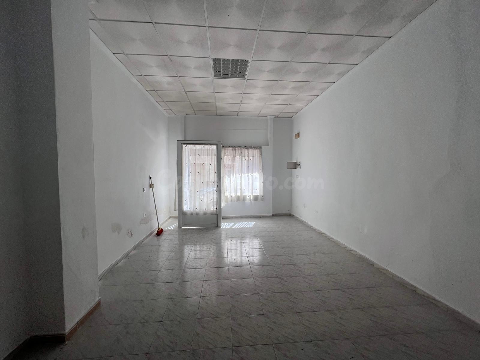 LOCAL COMERCIAL EN EL CENTRO DE TORREVIEJA