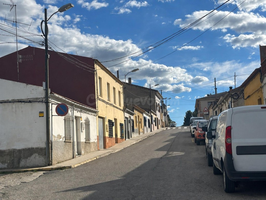 Suelo urbano 600 m² con servicios