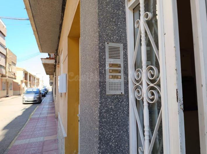 SE VENDE piso OKUPA en C Jose Doval 32 de Alcantarilla