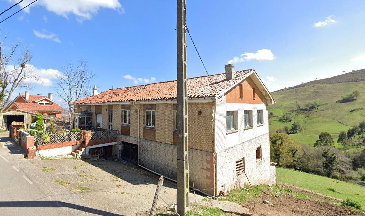 SE VENDE casa  OKUPA en C Monte 28 de Oviedo - foto 3