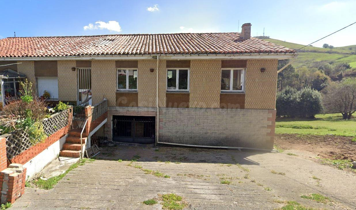 SE VENDE casa  OKUPA en C Monte 28 de Oviedo - foto 4