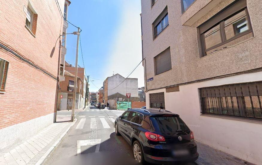 SE VENDE piso OKUPA en C Gonzalo Herrero  de Madrid