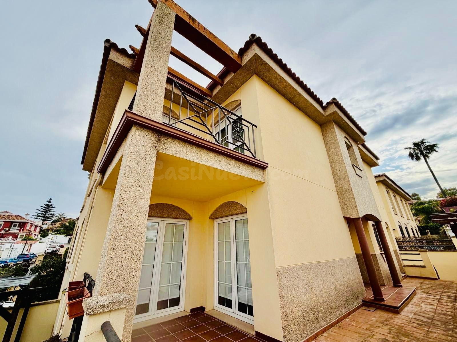 Casa de 5 dormitorios en Los Alamos, Torremolinos. Costa del - foto 2