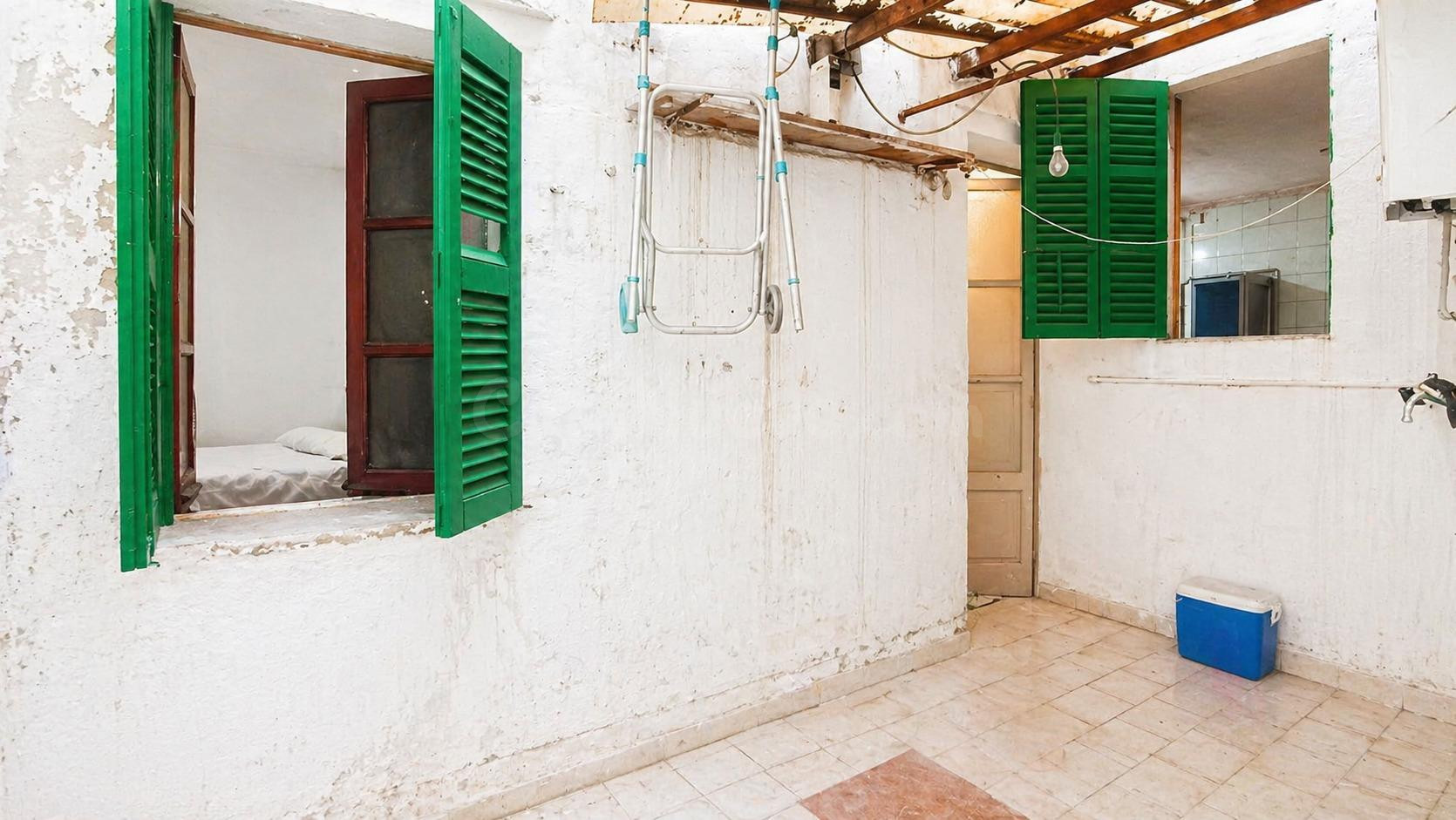 Planta baja en casco antiguo de Palma con patio privado junto a Plaza del Cuadrado