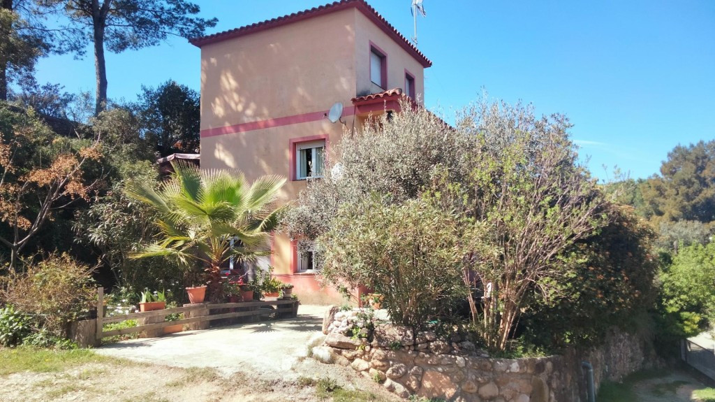 MAGNIFICA CASA UNIFAMILIAR IDEAL PARA DOS FAMILIAS EN PIERA
