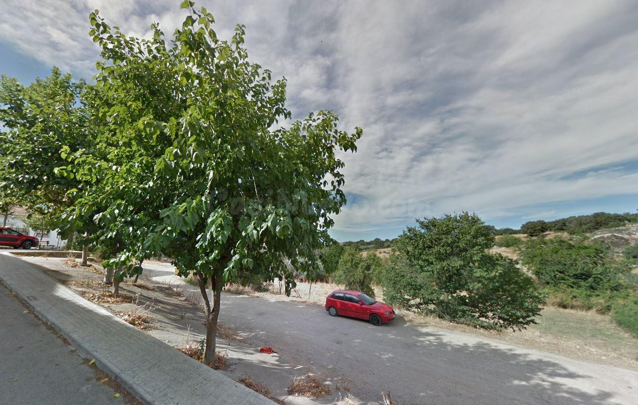 Se vende piso OKUPA en Valdemorillo (Madrid).