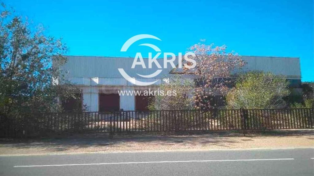 Nave Industrial en Noez