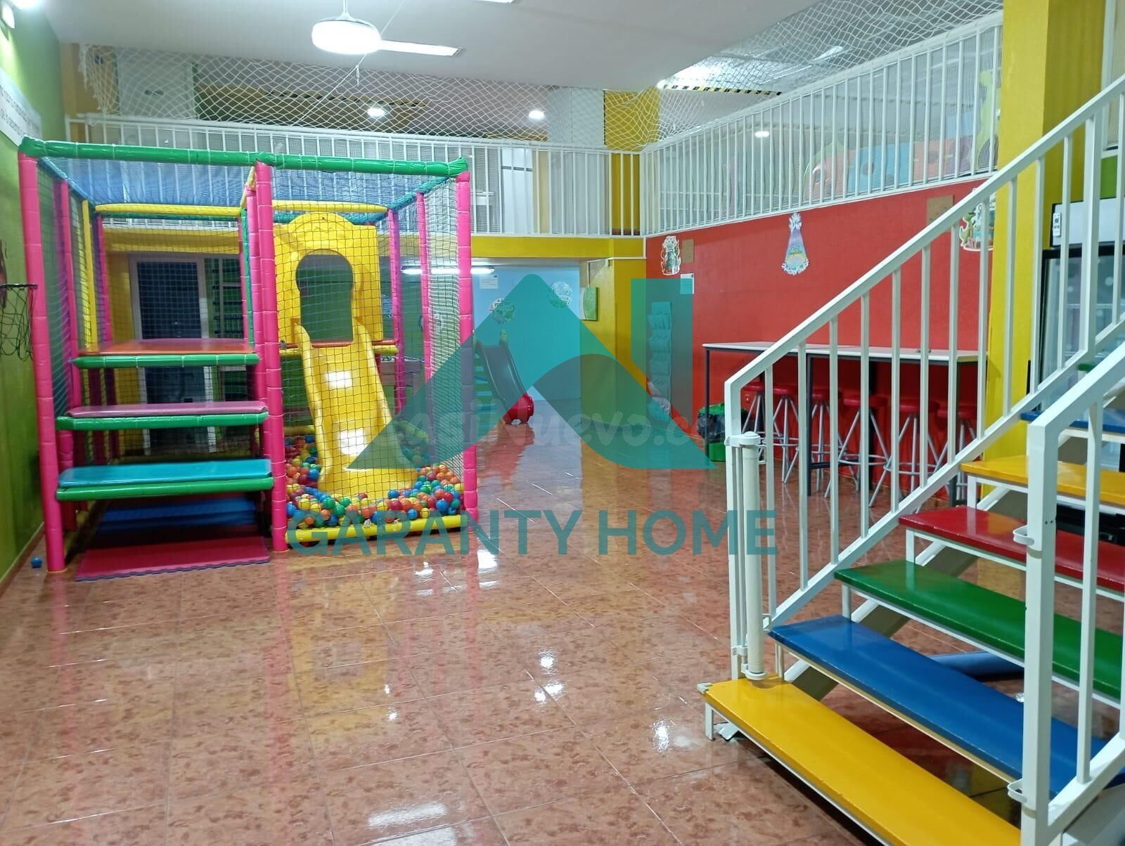 Se traspasa centro educativo y de eventos en el Centro de Cáceres