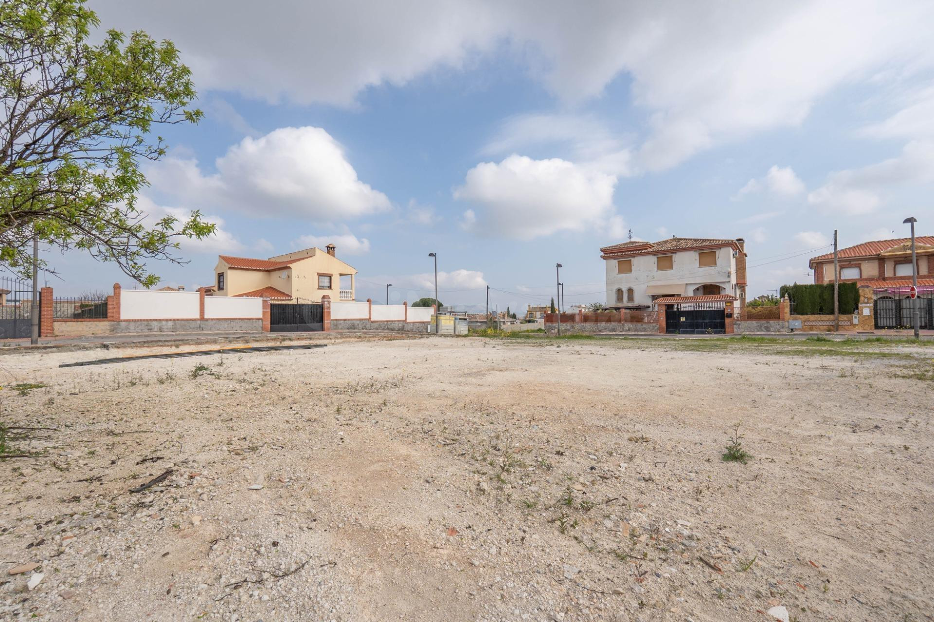 Parcela urbana de 985 m2 en Cúllar Vega (El Ventorrillo) - foto 2