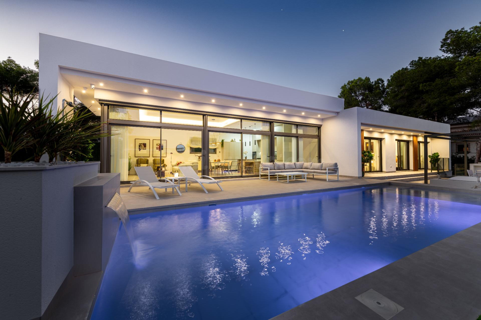 Villa de lujo con gran parcela y piscina privada en Pinar de Campoverde