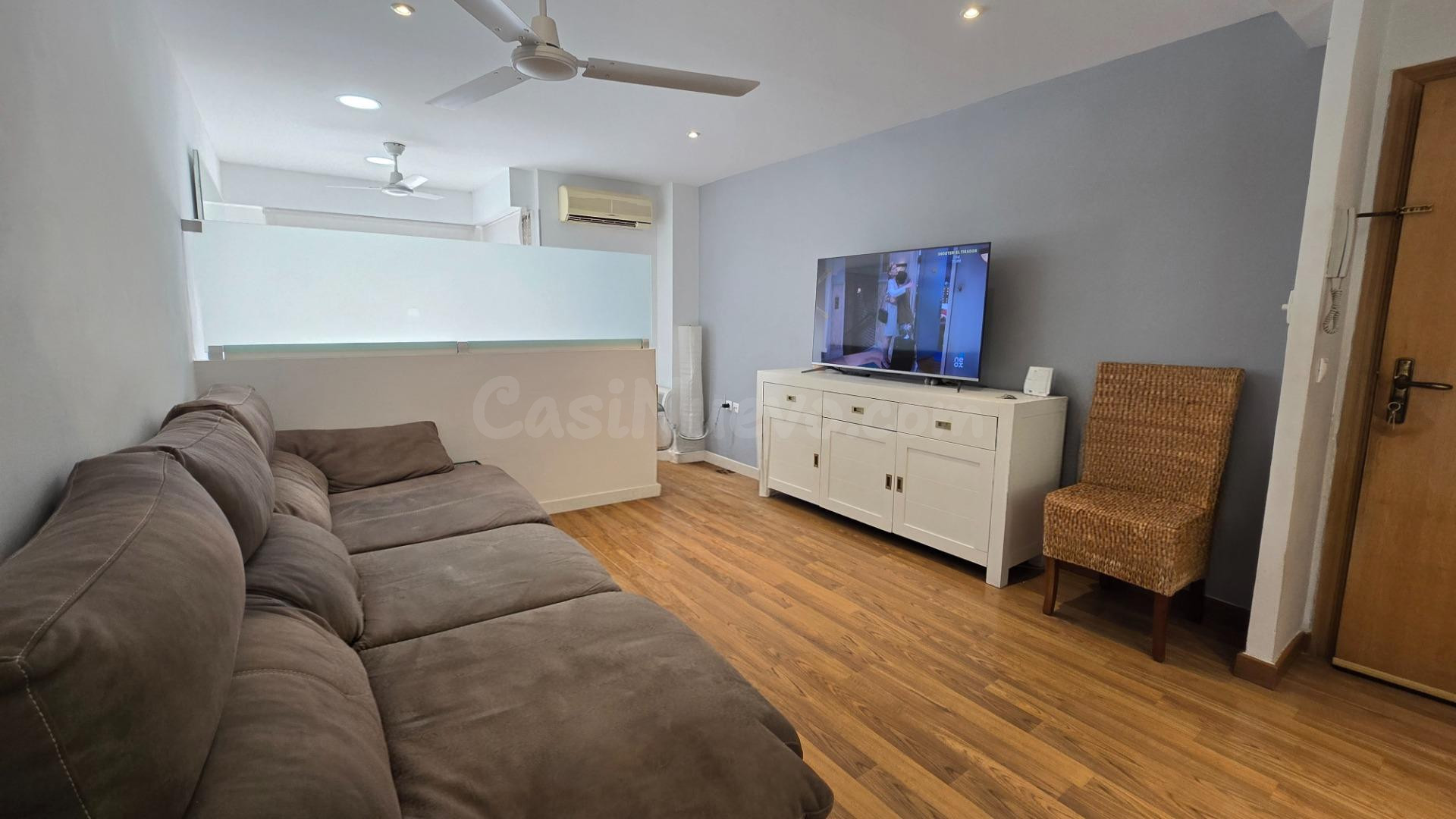¡Amplio Piso en Elche con Terraza Ideal para Tu Familia! 🏡✨
