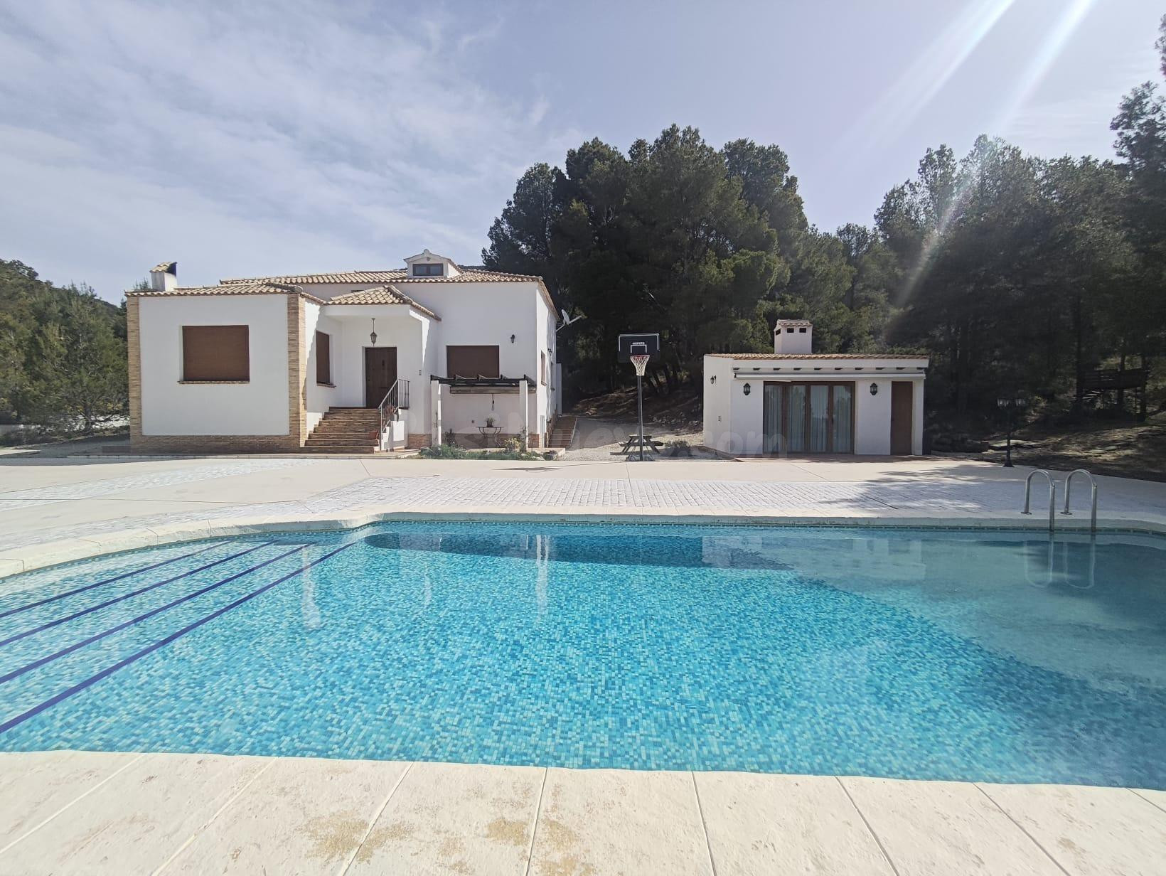 CHALET DE LUJO EN CATÍ CASTALLA CON PISCINA