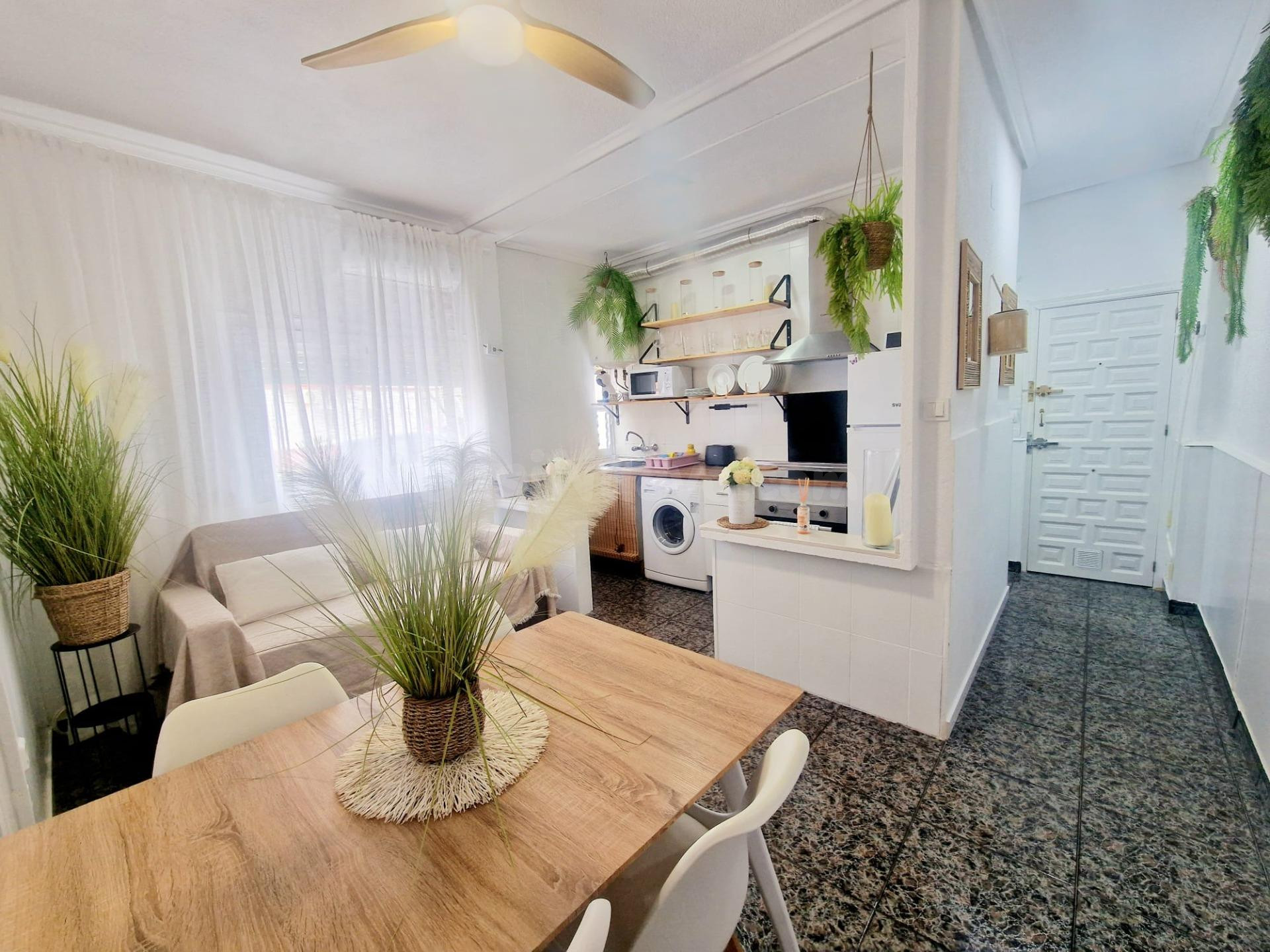 Apartamento con licencia turística, en 2ª linea de Las Delicias