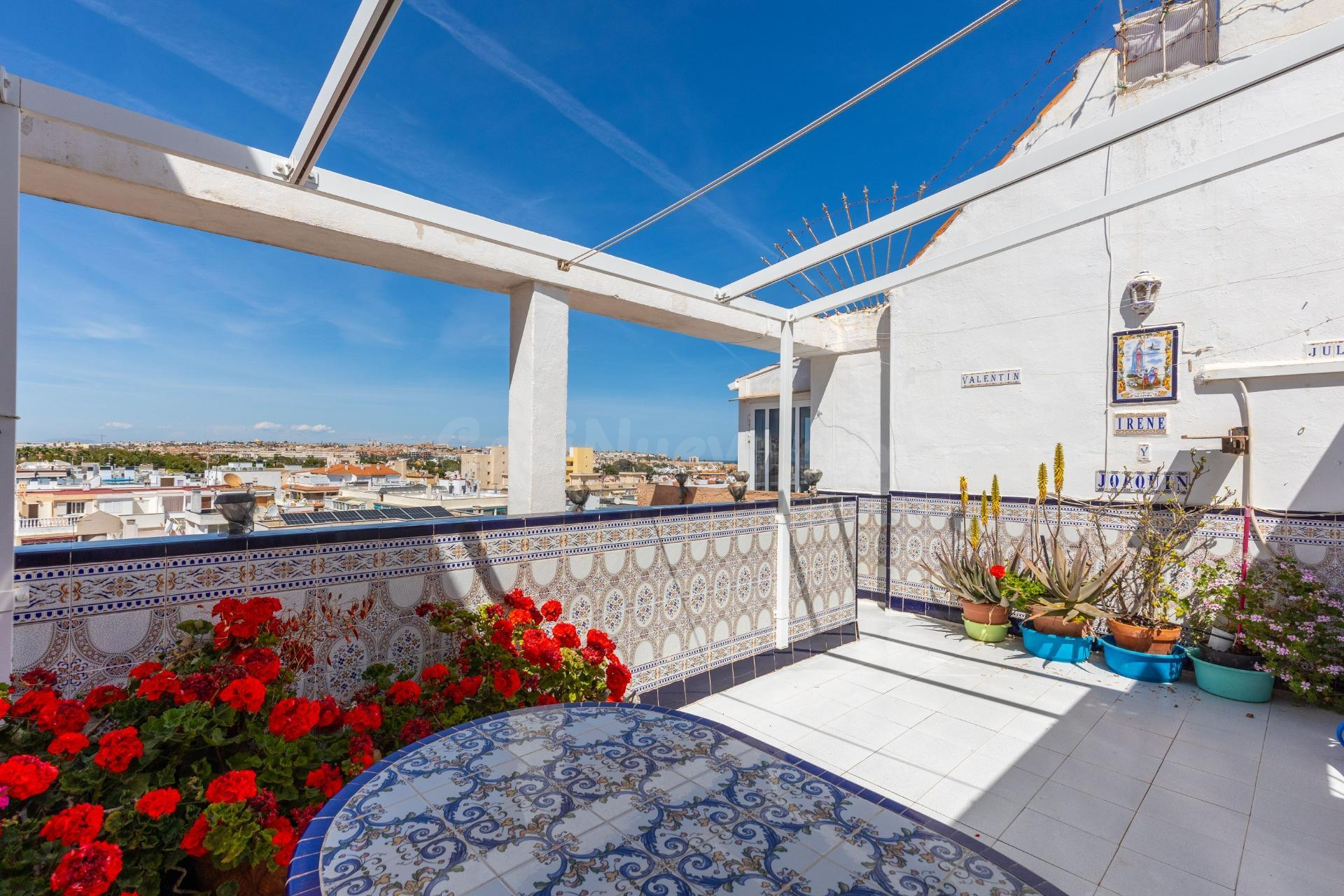 Ático con Terraza Infinita y Vistas al Mar en Calle Fragata con 3 dormitorios y Garaje