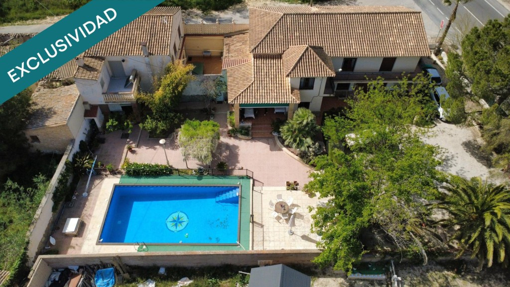 GRAN CASA CON PISCINA Y VIVIENDA INDEPENDIENTE EN XINORLA (MONÓVAR)