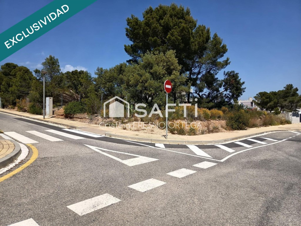¡Terreno urbano edificable a un paso del mar en la Costa Dor