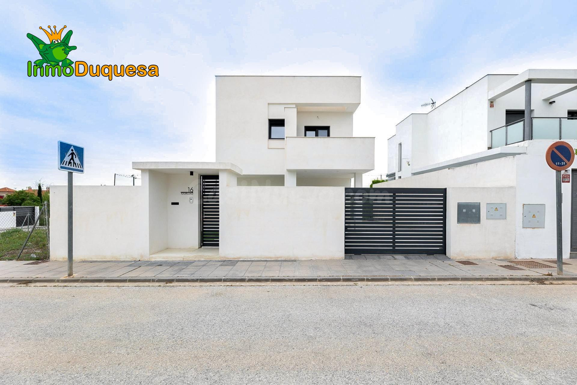 MODERNO Chalet junto a Ogijares (a 8 min. del PTS).