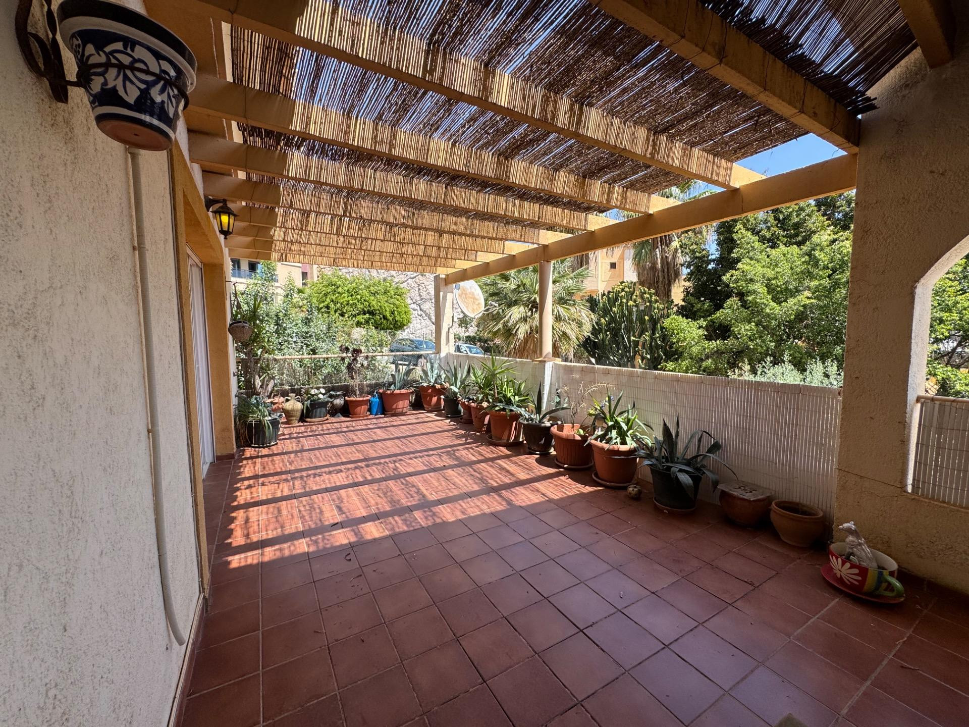 Vivienda con gran terraza y vista al mar en La Envia Golf