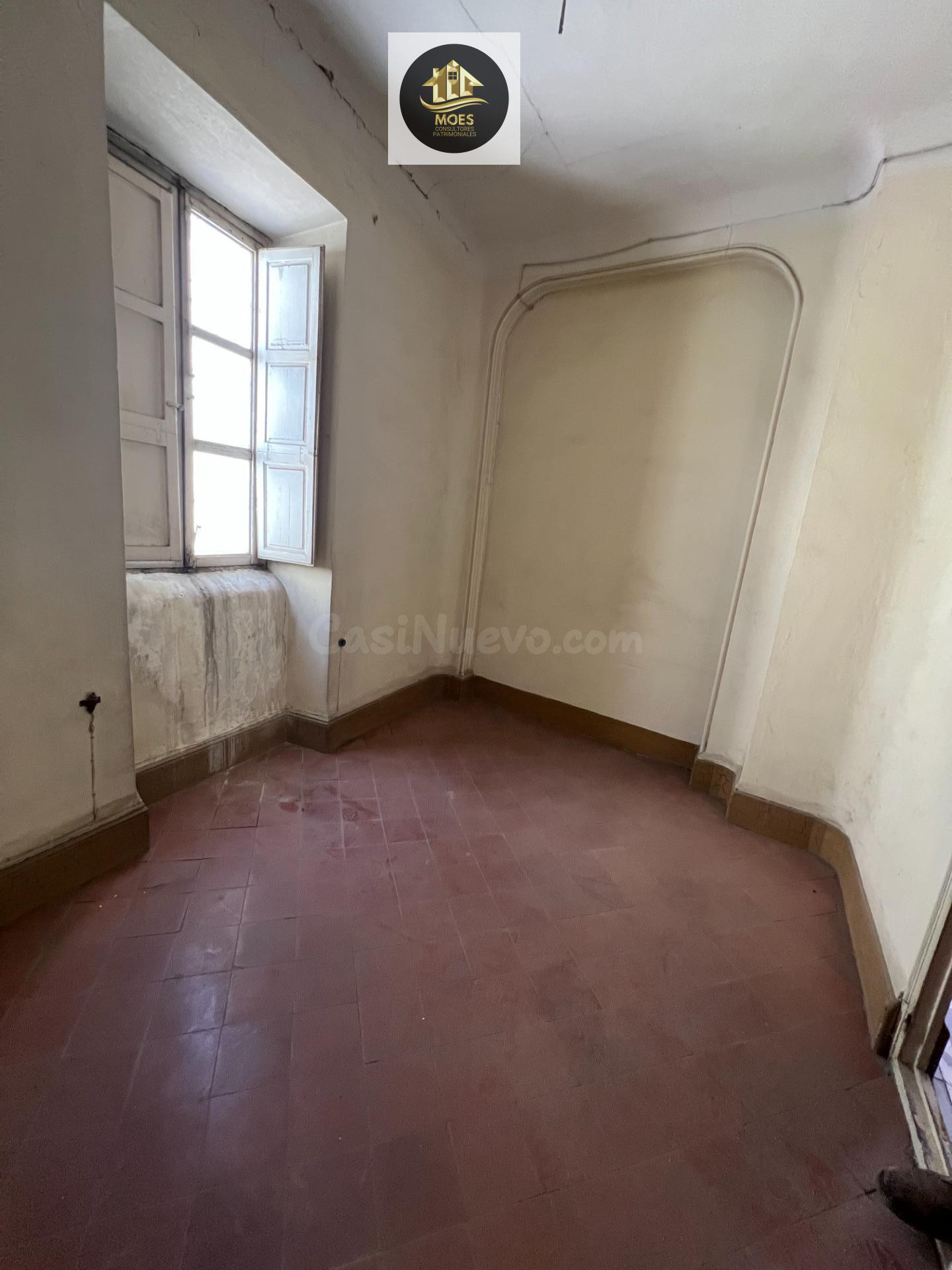 Casa Amplia en Linares con 5 Habitaciones y Terraza Privada