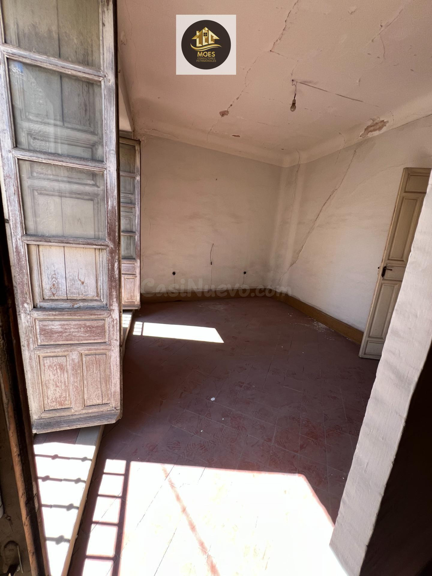 Casa Amplia en Linares con 5 Habitaciones y Terraza Privada - foto 4