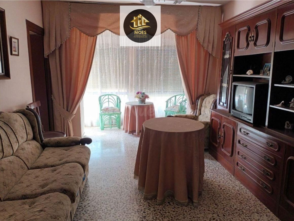 PISO EN MARTOS