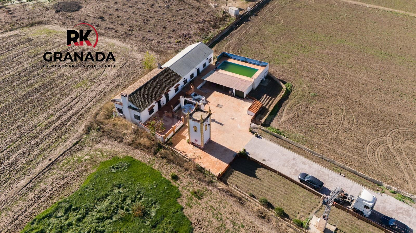 Cortijo grande más finca de 27000 metros