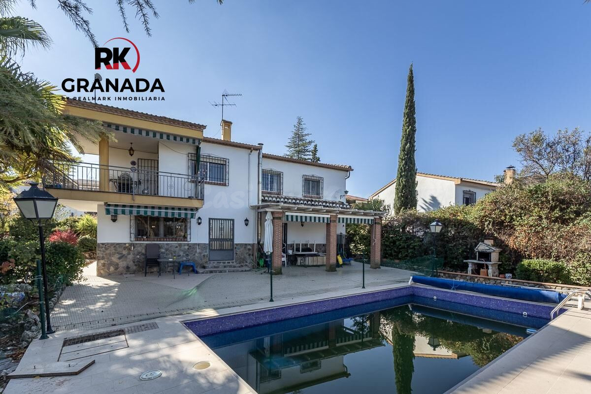Chalet independiente con muchas posibilidades en Gojar.