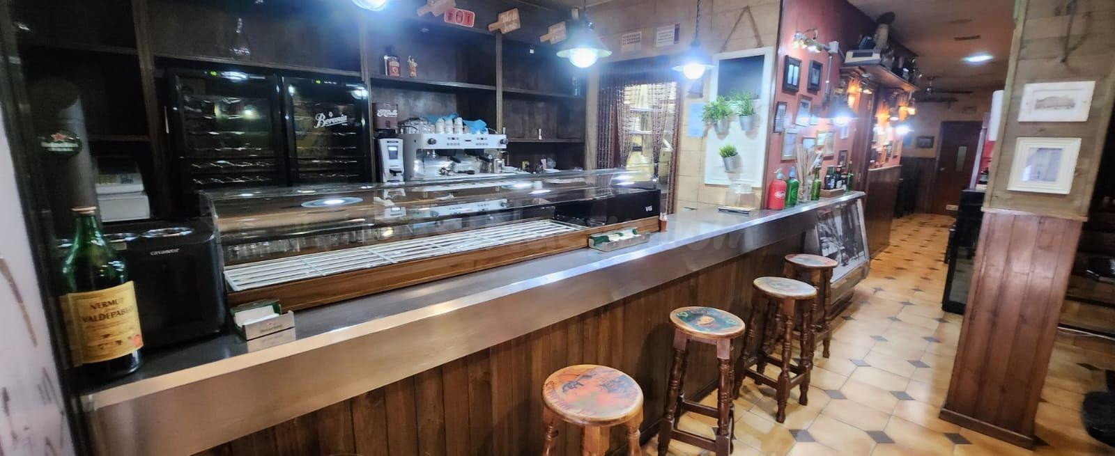 SE TRASPASA BAR RESTAURANTE EN GONZALO DE BERCEO