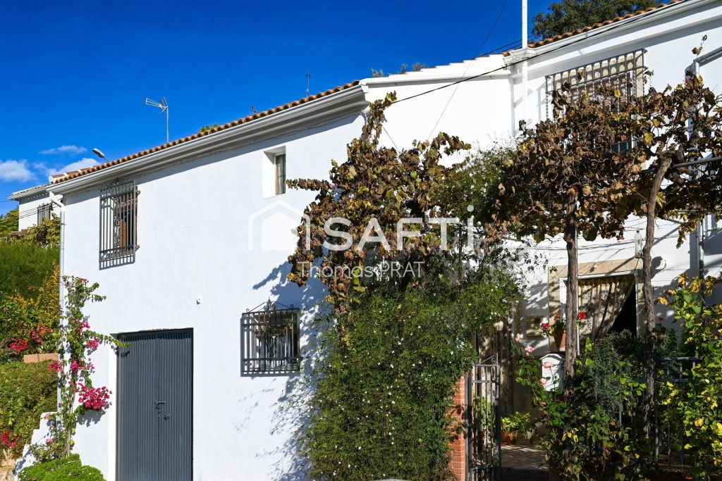 Casa Rústica Adosada con Gran Potencial – La Parrilla, Villanueva de Algaidas
