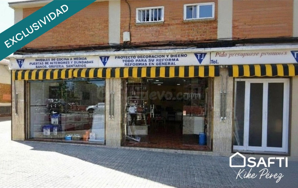 Local esquinero reformado en La Gavarra (Cornellá)