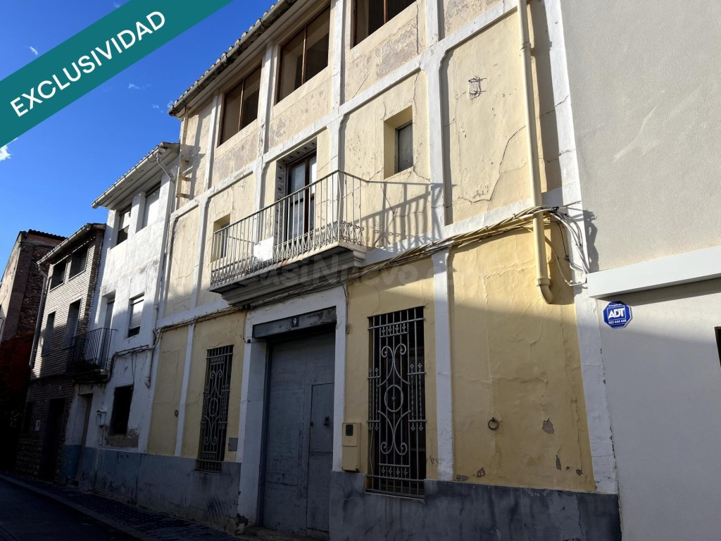 Encantadora casa de pueblo con gran patio y múltiples posibilidades en Bugarra (Valencia)