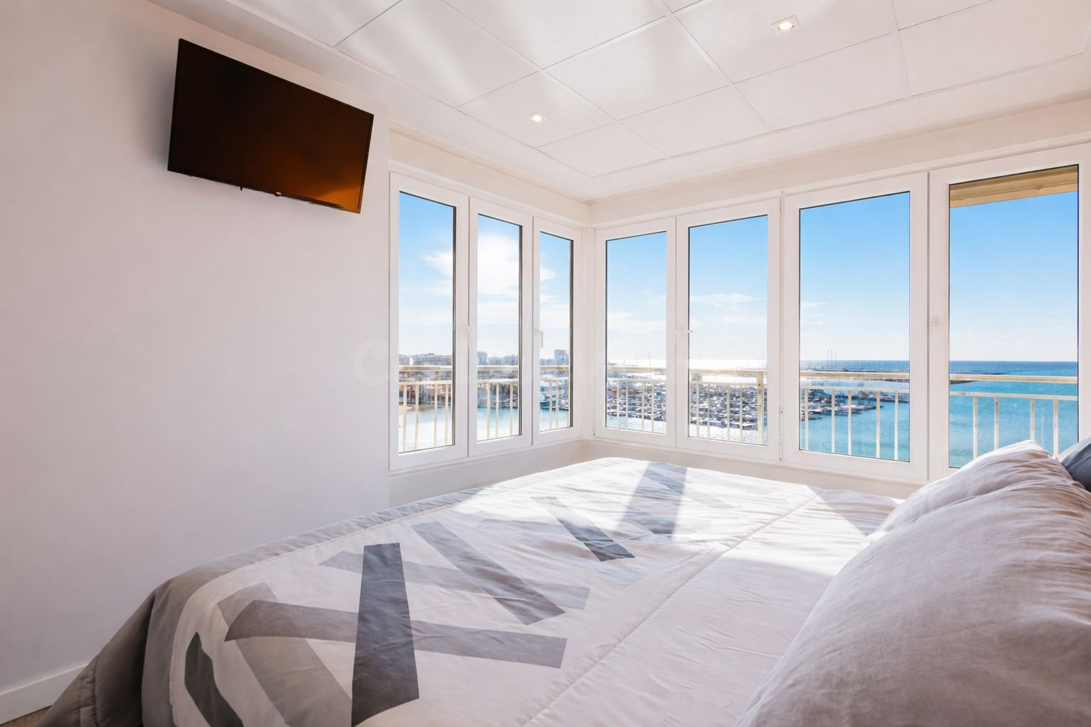 APARTAMENTO DE 3 DORMITORIOS 2 BAÑOS EN TORREVIEJA (PLAYA DEL ACEQUION)