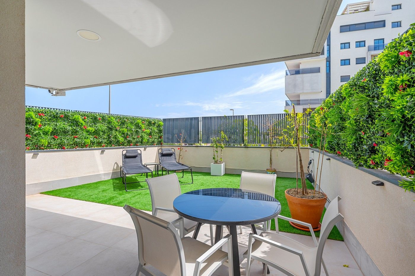 APARTAMENTO DE 3 DORMITORIOS Y 2 BAÑOS EN CAMPOAMOR ( ORIHUELA COSTA )