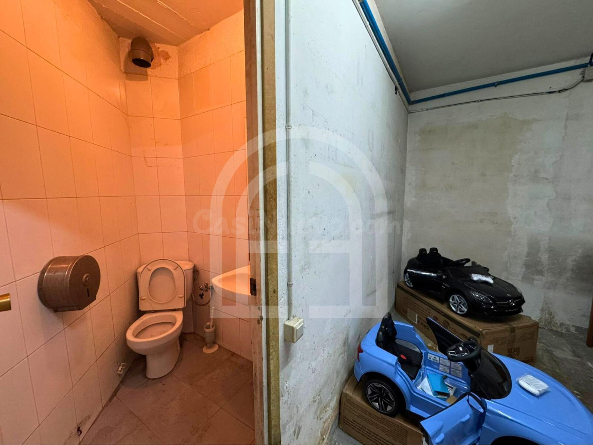 Local en venta en Carrer de Francesc Layret, Can Borrell - foto 4
