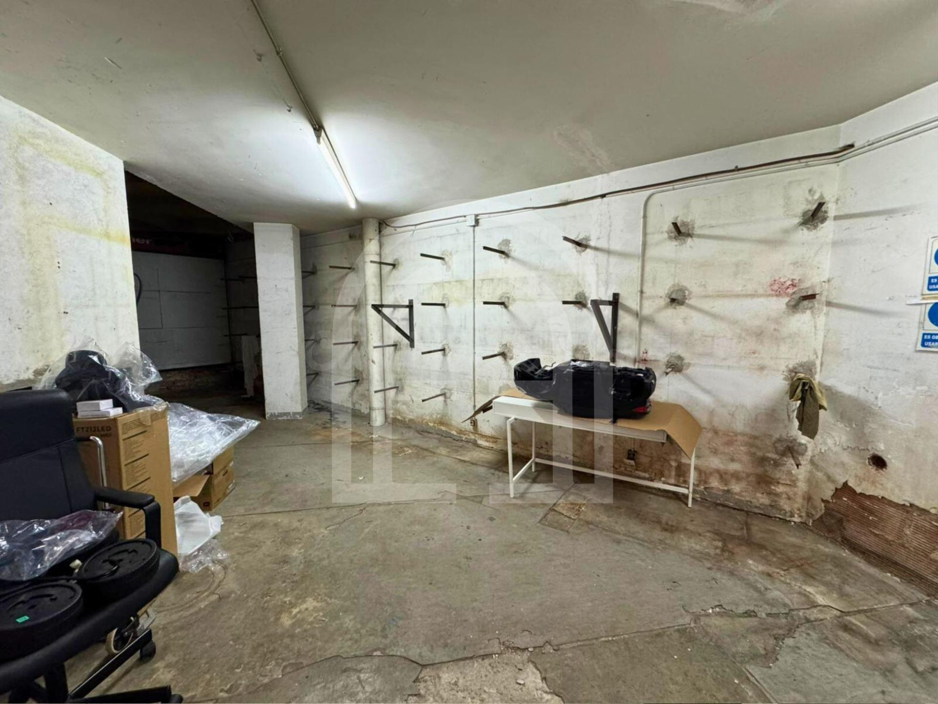 Local en venta en Carrer de Francesc Layret, Can Borrell - foto 5