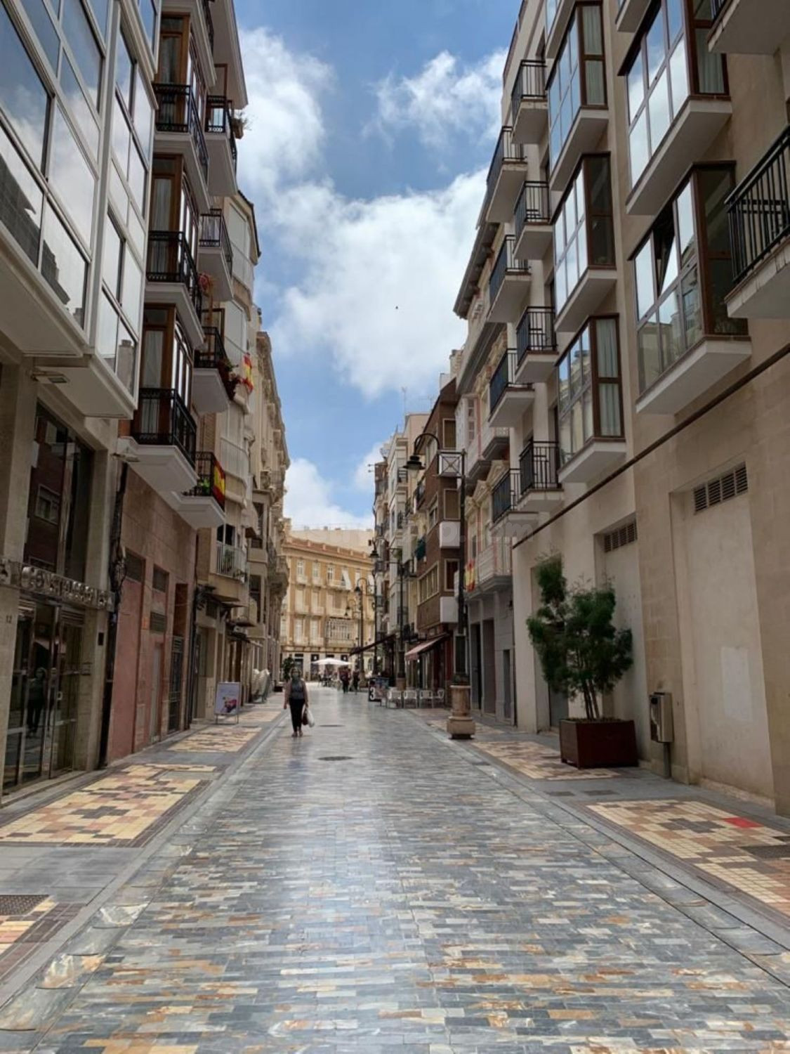 Local comercial 945m² en alquiler - Centro