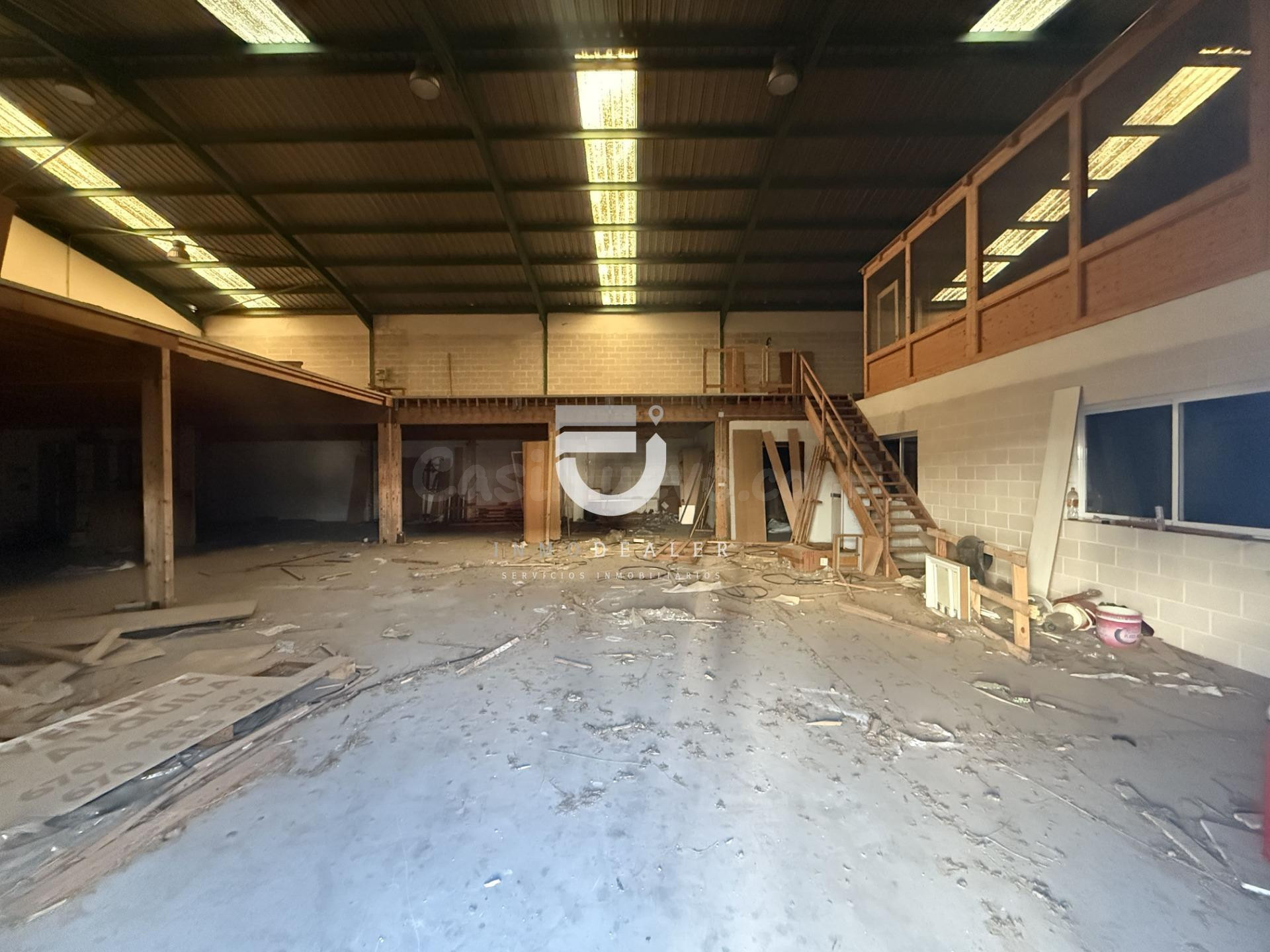Nave industrial 371m² en venta - Oliva pueblo